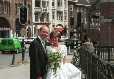 030-gracht-voor-kerk.jpg